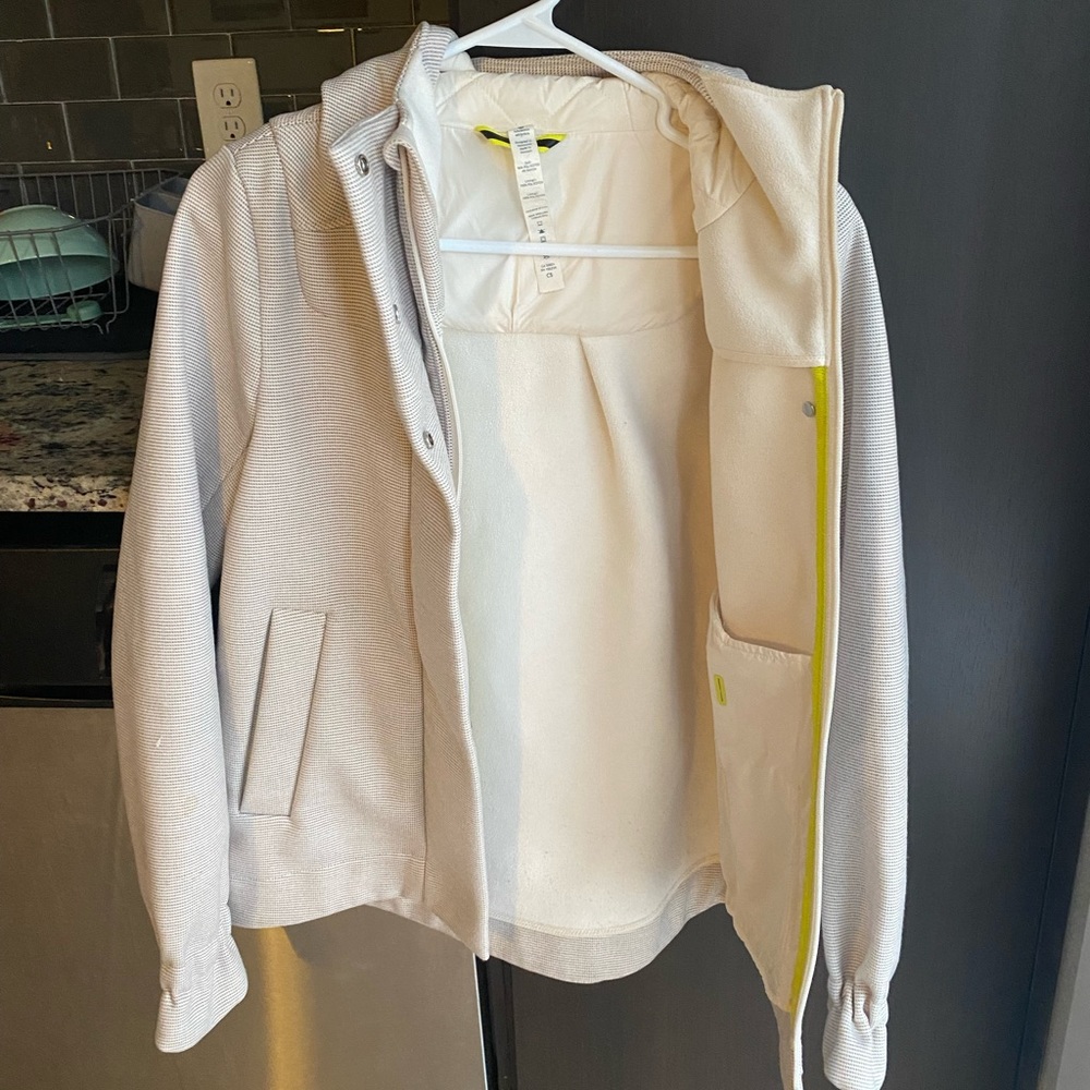 Lululemon Women’s Winter/Ski Jacket - Size 2 - mint condition!